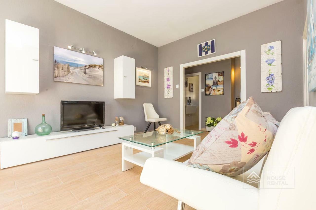 S12 - Beach Front Apartment --Free Wifi- Salou Luaran gambar